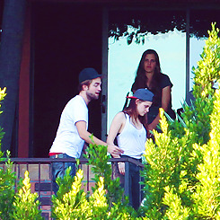 Robert & Kristen = Robsten - Σελίδα 28 Tumblr_mc4714saEx1qm29j2o2_250