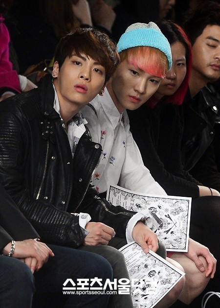 [IMG/221012] Jonghyun & Key @ Seoul Fashion Week  Tumblr_mcaflmCYAV1qdtvhxo1_500