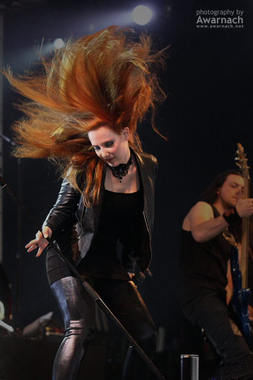 Fotos de Simone Simons - Página 12 Tumblr_mcbbhobDoc1r7er40o1_500