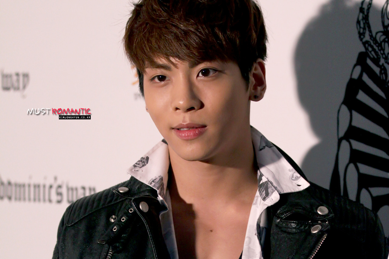 121022 Jonghyun @ Seoul Fashion Week Tumblr_mcdmqnKxGV1qdtvhxo2_1280