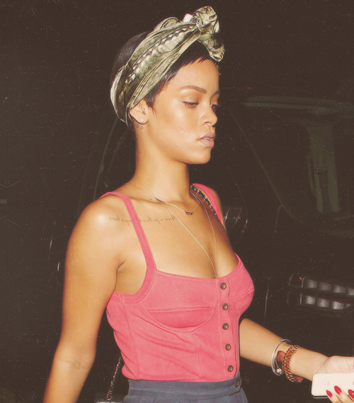 Rihanna. [2] - Page 4 Tumblr_mceuu8ADG11rp6cz8o1_500