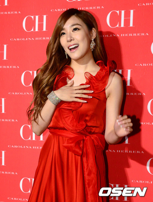  [CAPS]  Tiffany en evento de  Carolina Herrera Tumblr_mcr7qxCgom1qb1285o2_500