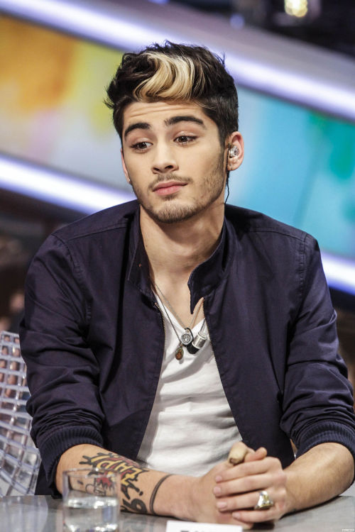 50 sombras de Malik  HOT [TERMINADA] ~ Zayn Malik y Tu ~ - Página 9 Tumblr_mcspe0xHBL1rwhaxro1_500