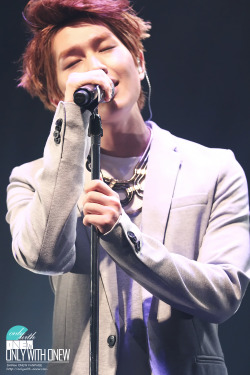 [IMG/01112] Onew @ ‘Dazzling Girl’ Special Showcase @ Fukuoka  Tumblr_mcv4z1be5S1qdtvhxo5_250