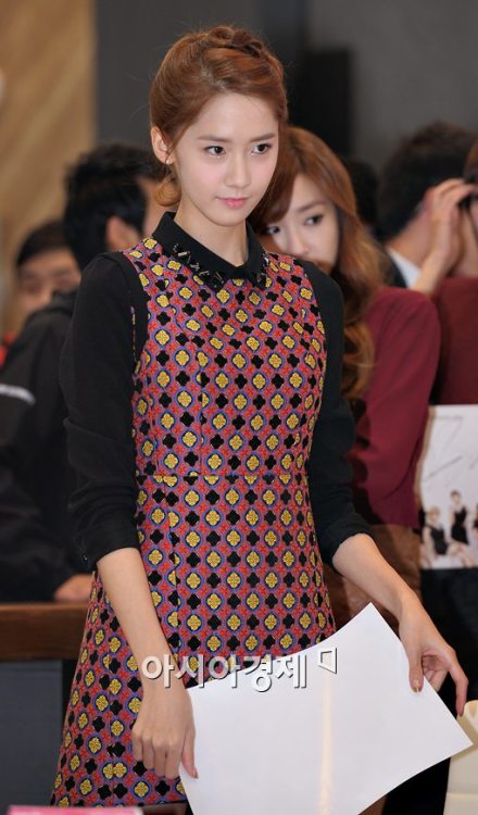 [PIC][15-11-2012]SNSD xuất hiện tại buổi fansign cho thương hiệu "LG" vào chiều nay Tumblr_mdix8p1WzT1rs68xto1_500