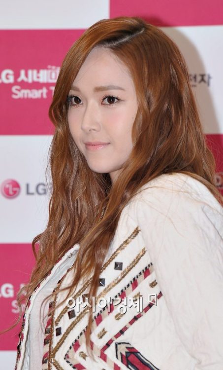 [PIC][15-11-2012]SNSD xuất hiện tại buổi fansign cho thương hiệu "LG" vào chiều nay Tumblr_mdiy2qEZkw1qitdj1o1_500