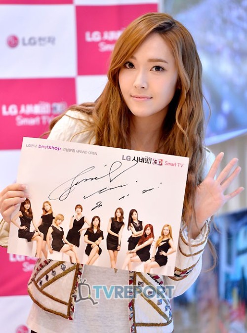 [PIC][15-11-2012]SNSD xuất hiện tại buổi fansign cho thương hiệu "LG" vào chiều nay Tumblr_mdiz7m1s4t1qitdj1o1_500