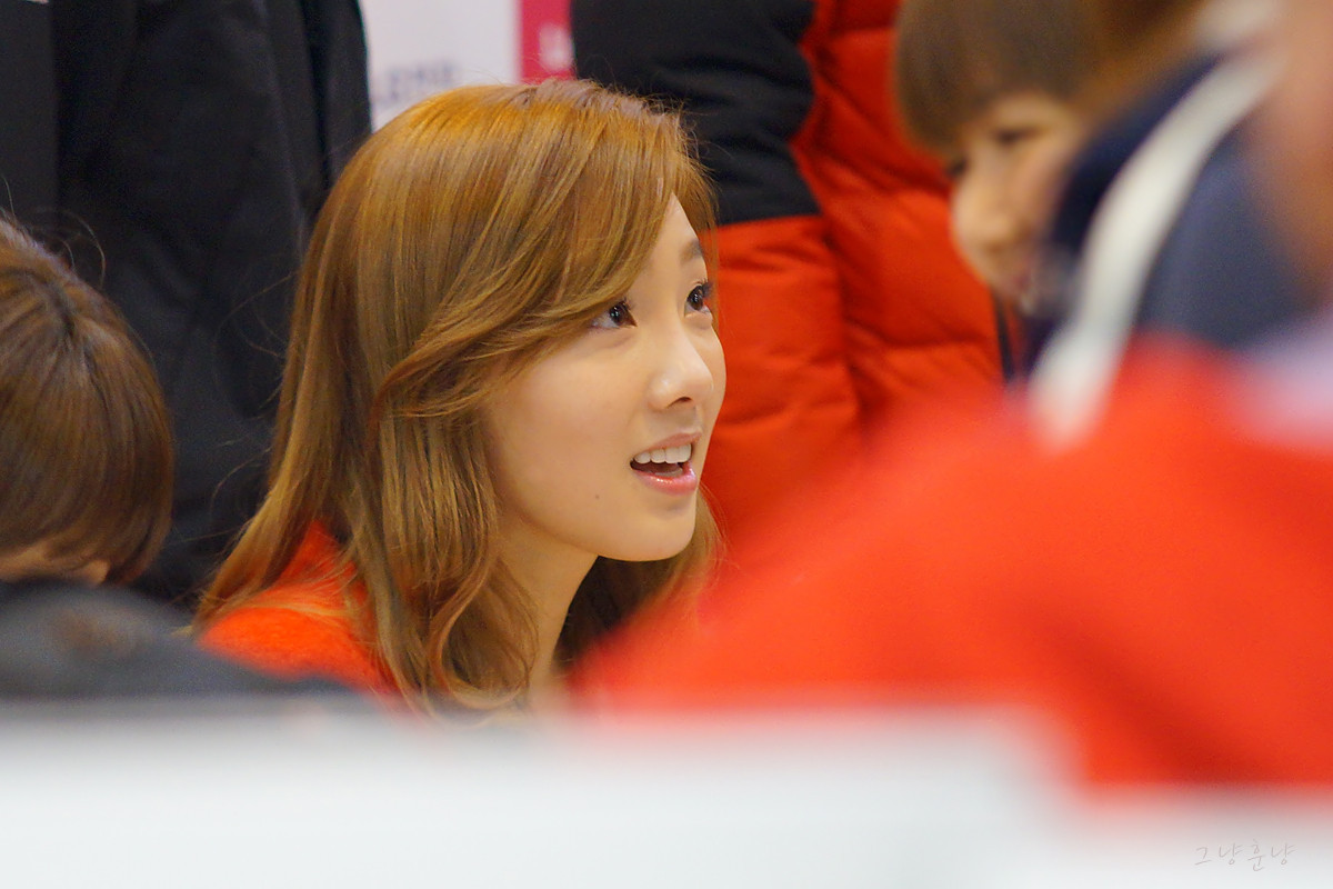 [PIC][15-11-2012]SNSD xuất hiện tại buổi fansign cho thương hiệu "LG" vào chiều nay - Page 2 Tumblr_mdk2xzn0BN1qb1285o3_1280