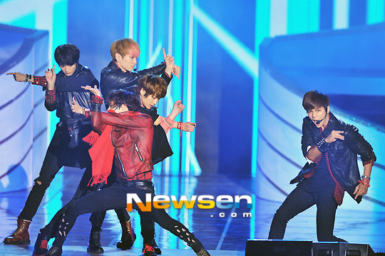 121119 SHINee @ Korean Popular Culture & Arts Awards Tumblr_mdqr2sZRqw1qdws1jo4_1280