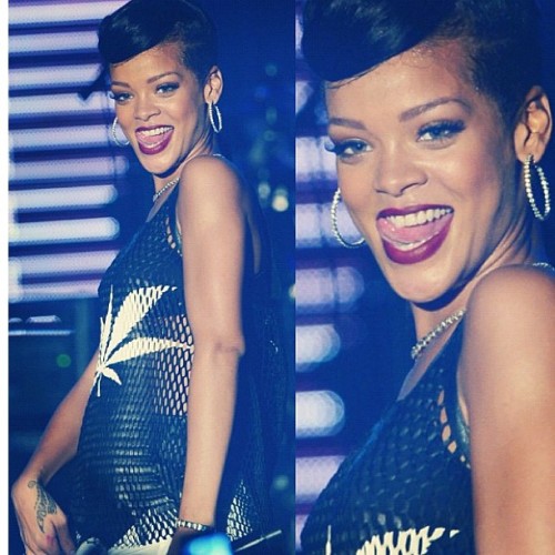 Fotos de Rihanna (apariciones, conciertos, portadas...) [10] - Página 2 Tumblr_mdqtfnb3Kk1qhve1yo1_500