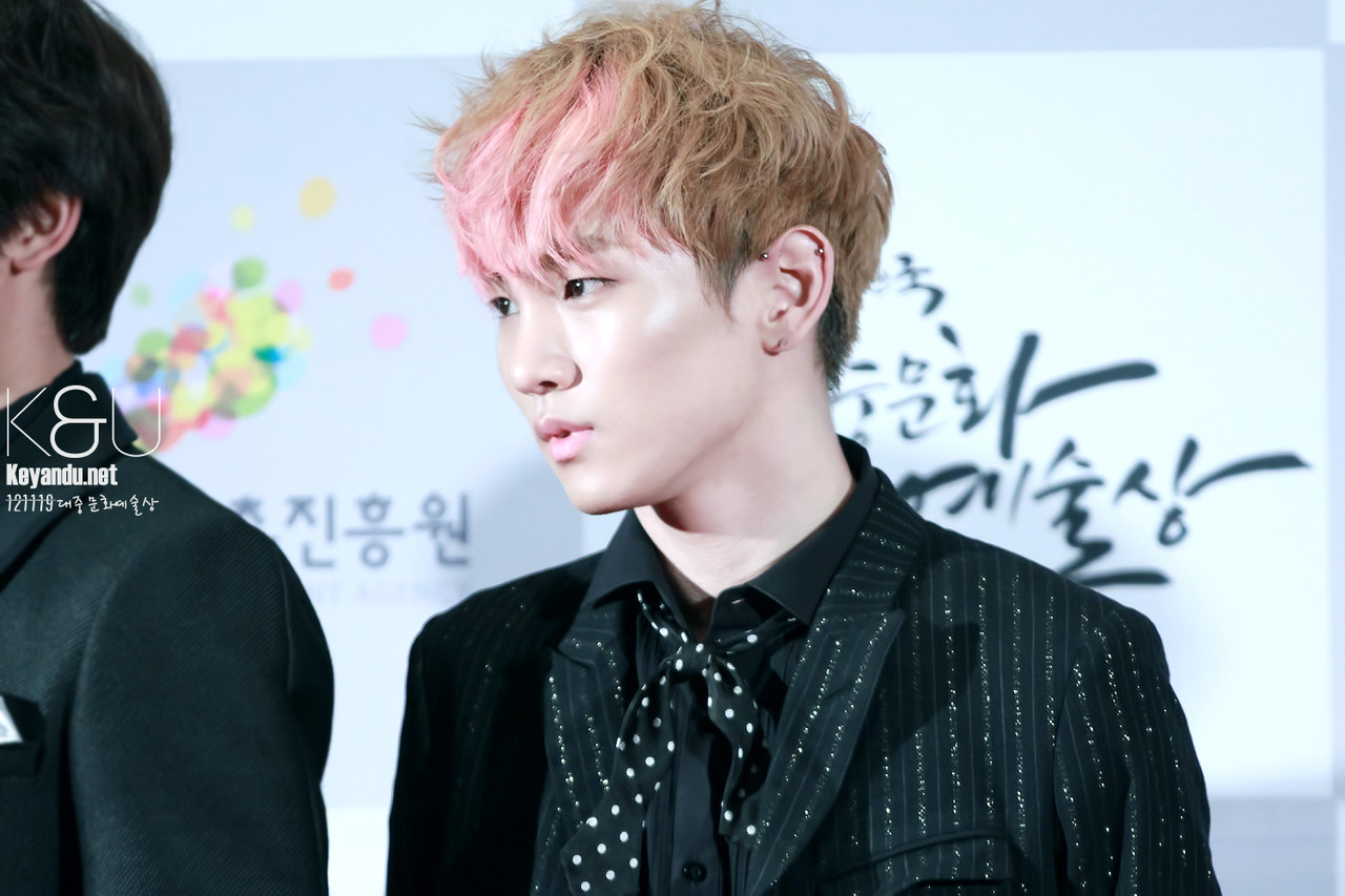 121119 Key @ Korean Popular Culture & Arts Awards Tumblr_mdrest8TXr1r5kb7po1_1280