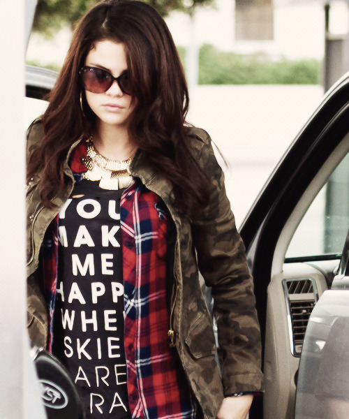 Selena Gomez <3  Tumblr_mdyhm9LqeJ1qm7aljo1_500