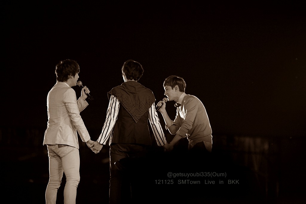 121125 Minho @ SMTOWN Bangkok Tumblr_me22dwTxZQ1rsplwwo1_1280