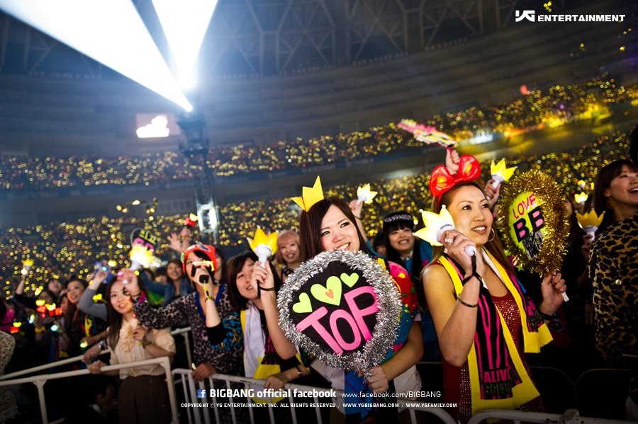 [Pics] Fotos oficiales del Alive Tour 2012 - Special Final In Dome (Osaka, Japón)~  Tumblr_me2x748vGo1rt0v7do3_1280
