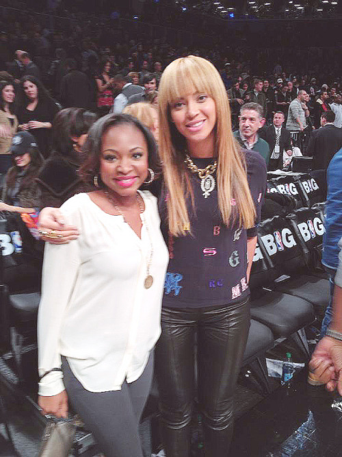 Beyoncé > Apariciones en público <Candids> [II] - Página 38 Tumblr_me4n43oqqv1qctrffo1_500