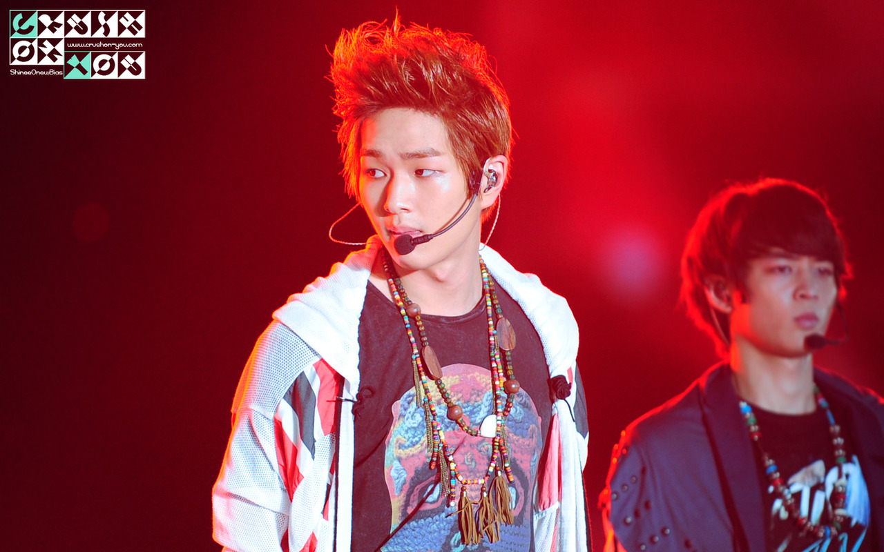 121125 Onew @ SMTOWN Bangkok Tumblr_me54r0awXL1rtjlxyo1_1280