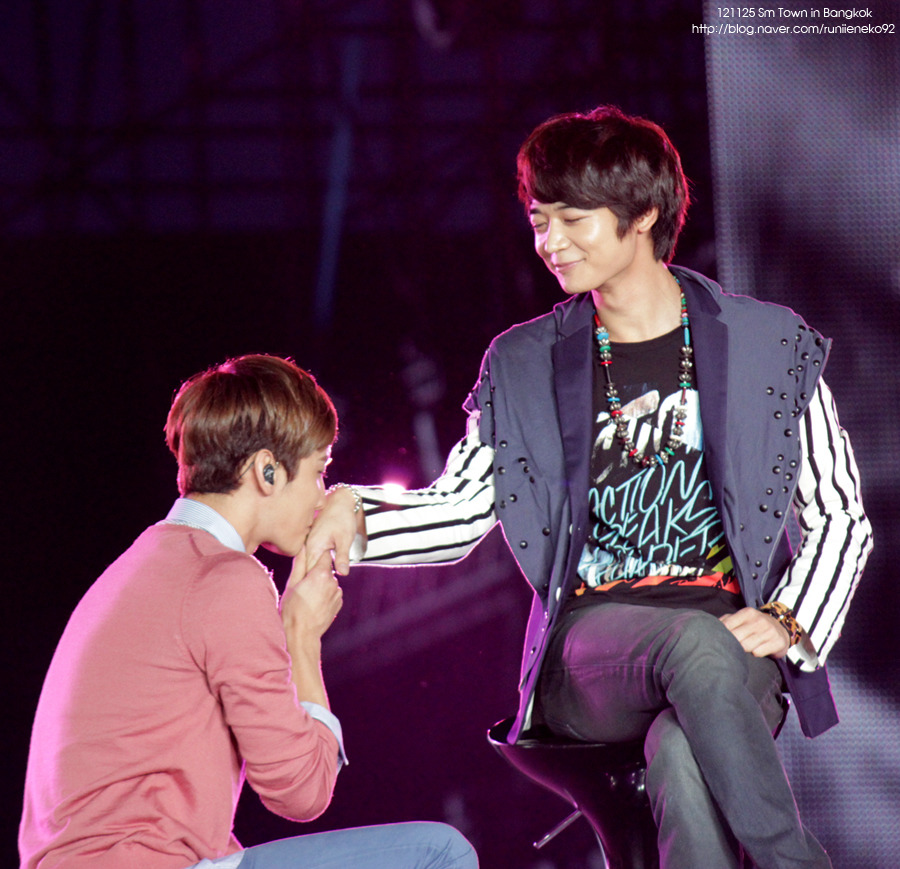 121125 Minho @ SMTOWN Bangkok Tumblr_me72qsIAGh1rsplwwo1_1280