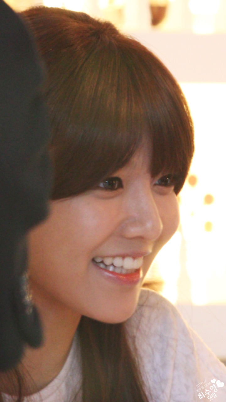 [PIC][01-12-2012]SooYoung xuất hiện tại buổi fansign cho thương hiệu mỹ phẩm "LLang" vào chiều nay Tumblr_mecrbvCUpU1rs68xto4_1280