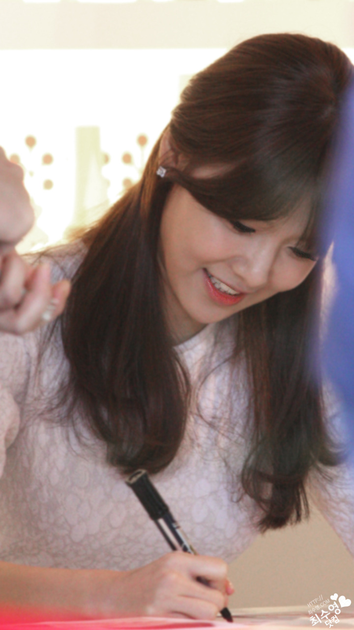 [PIC][01-12-2012]SooYoung xuất hiện tại buổi fansign cho thương hiệu mỹ phẩm "LLang" vào chiều nay Tumblr_mecrdpx3ov1rs68xto3_1280