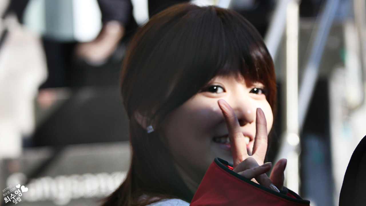 [PICS][2/12/2012]Sooyoung @Llang Fansign Event Tumblr_mecrfnmeQF1rs68xto1_1280