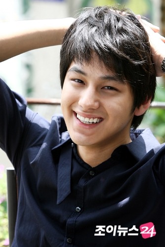      ..  kim bum   -  2 Tumblr_krlrzfwp7c1qa8l7ro1_400