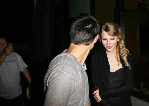 Taylor Swift and Taylor Lautner. Tumblr_l75y6o0Cdk1qb86xno1_500