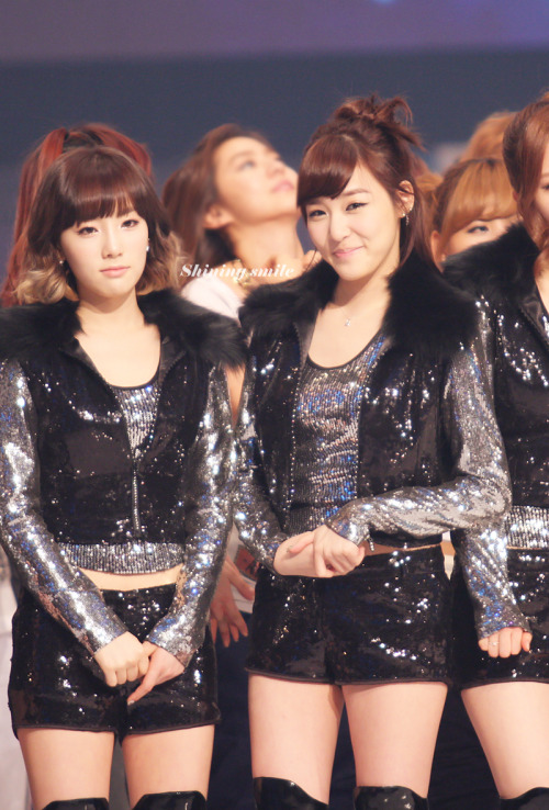 [PIC+VID+GIF][20/1/2012]∴♥∴ TaeNy ∴♥∴ Happy's Heaven ∴♥∴ Twinkle - Taeny Lấp Lánh - TaeTiSeo  ∴♥∴ - Page 3 Tumblr_lea4e7mR3B1qzfb93o1_500