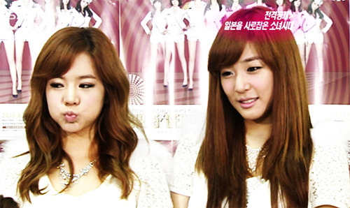 [PIC][11-7-2011]Những hình ảnh xinh đẹp và đáng yêu của Tiffany Hwang ♥ Sunny Lee Tumblr_lkesz3Dyfy1qelp55o1_500