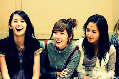 [YOONAISM/PIC,GIF][7/7/2011] Nguy cơ tử vong toàn quốc rất cao khi xem hình ảnh Yoongie cười Tumblr_lnvellJQZZ1qcap6uo1_500