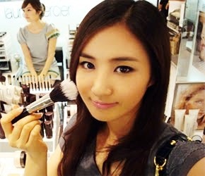 [PIC+VID+GIF][6/1/2012]«๑۩۞۩๑_ YURI ♥ JESSICA_๑۩۞۩๑_ PARIS ♥♕♥ ROMANTIC CITY ♥f  YULSIC_๑۩۞۩๑» - Page 31 Tumblr_lol8j6l7Vm1qm6uuro1_400