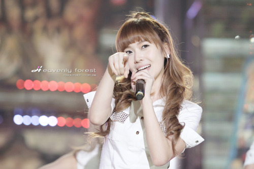 [PICS][GIFS][07-08-2011] Jessica - Công chúa số 1 của S-One Tumblr_lpjpmcqa9L1qeeesfo1_500