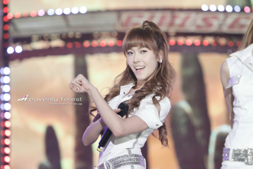 [PICS][GIFS][07-08-2011] Jessica - Công chúa số 1 của S-One Tumblr_lpjpowQc2u1qeeesfo1_500