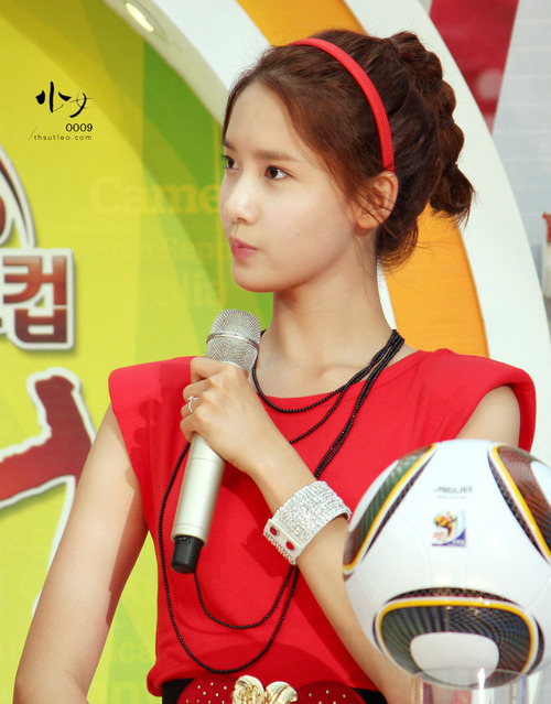 [YOONAISM/PICS+GIFS][8-8-2011] Yoona - Từ 1 thiên thần đến 1 nữ thần hoàn hảo Tumblr_lpka17ZcHD1r19bu0o1_500