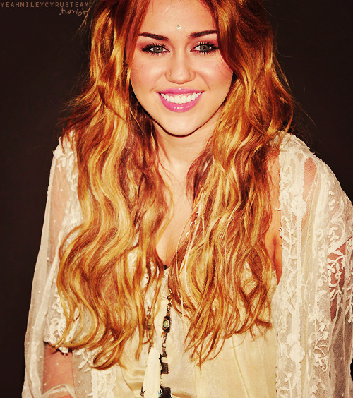 Miley Cyrus - Page 31 Tumblr_lpvkcsX4eg1qg5npbo1_500