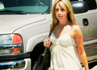 Ashley Tisdale - Page 12 Tumblr_lqgfpgh9NP1qd4znlo1_r3_400