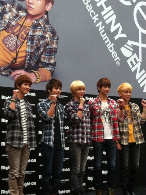 110831 SHINee @ Right-On campaign billboard Tumblr_lqs7b5qCn81qk8siro1_500