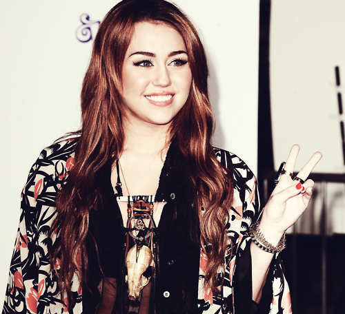 Miley Cyrus [2] - Page 4 Tumblr_lqstt2J6m11qkfbm8o1_500