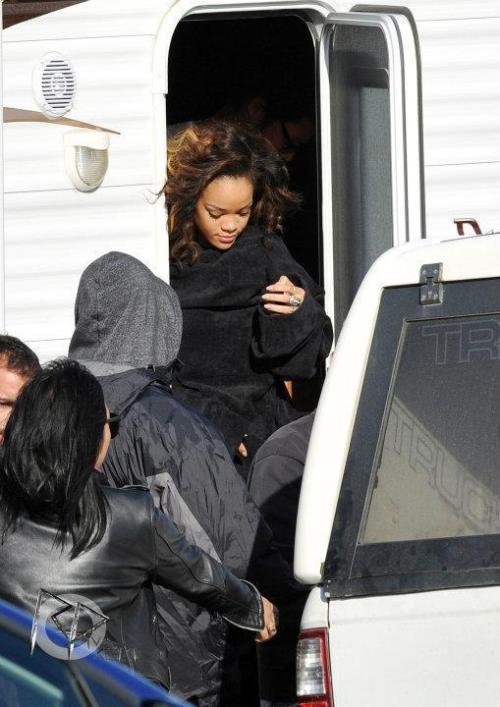 Fotos de Rihanna (apariciones, conciertos, portadas...) [4] - Página 3 Tumblr_lsefa7Skvy1qcs1nwo1_500