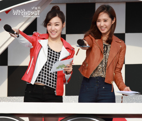 [PICS] Yuri @ Music Core 2011 Tumblr_lt6bsggyix1qbnw0xo1_500