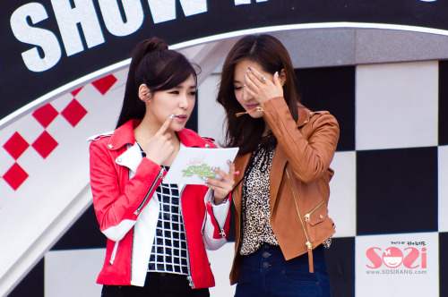 [PICS] Yuri @ Music Core 2011 Tumblr_lt77dfMs6A1qbnw0xo1_500