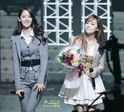 [PIC][30-10-2011] »-{♥}-»ღ°•(¯`·._.· YoonSic Fam ·._.·´¯)•ღ°»-{♥}-» °l||l° COUPLE' S CONTEST °l||l° Tumblr_lttz2r4IEx1qd704zo1_500