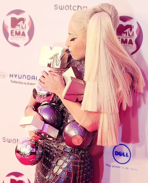 MTV Europe Music Awards 2011 [06/11/11] [2] >> 4 premios - Página 30 Tumblr_luadj0bFaX1r5j5ixo1_500