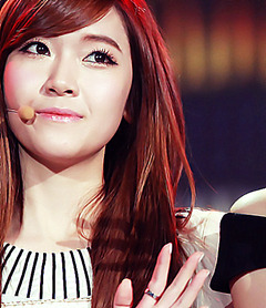 [SICAISM][06-11-2011] /♀♂♥ღஐ:._Full House [ Jessica Jung ] Vạn Người Mê Ngàn người chết _.:ღஐ♥♀♂  - Page 2 Tumblr_luk9fidvk61qb7itvo3_250