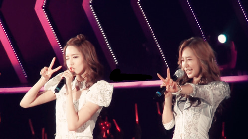 [PICS][9/10/2011] YoonYul's Love Story ๑۩۞۩๑  We are more than real *!!~ - Page 4 Tumblr_luw1km4MqC1r1l73do1_500