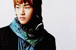 Onew's picture - Page 4 Tumblr_lvkb2cebTL1r5xsd5o3_250