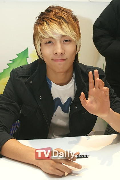 Fotos de Jonghyun Tumblr_lvuurjRFib1r7ux4to2_500