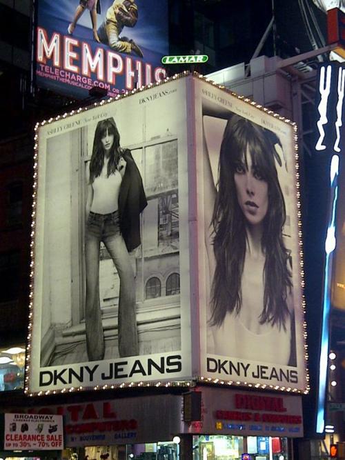 20/12/11. - New York, panneaux publicitaires.  Tumblr_lwhovlqYHM1r4tef2o1_500