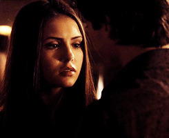 Damon & Elena ♥ - Page 7 Tumblr_lx8oxmtNpr1qm8787o2_250