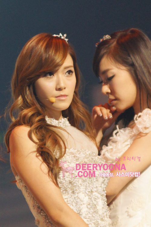 [PICS][8/11/2011] JeTi 's The Garden -‘♥’- Thiên đường PG =)) - Page 11 Tumblr_lxaq4r1iNv1qdon7so1_500