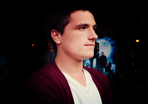 JOSH HUTCHERSON ✗ a girl will break a boy just because she can. Tumblr_lzq1ho4h5v1qdefvbo1_500